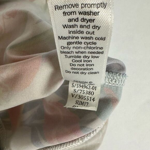 Athleta Womens Tropical Lilies Ready Set Go Shorts size Small - Picture 10 of 10